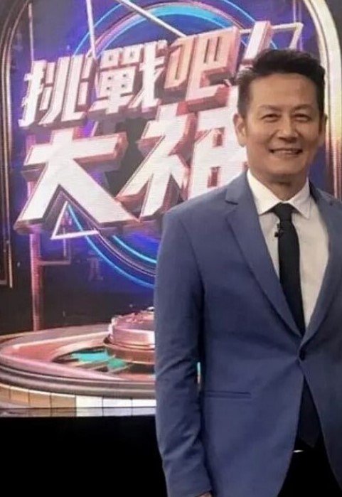 丰满白嫩广东骚人妻美少妇与秃顶老外同事偸情啪啪无套内射耶耶叫个不停 - 绿色小导航